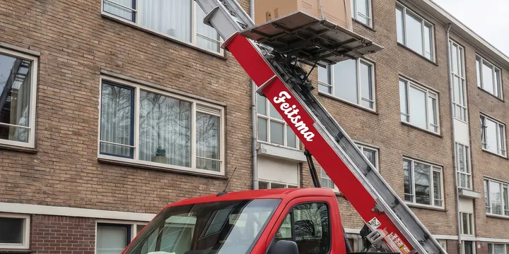 Witte Feitsma-doos op het liftplateau